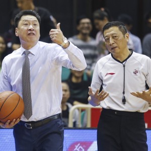  VAR争议判罚引主帅不满  